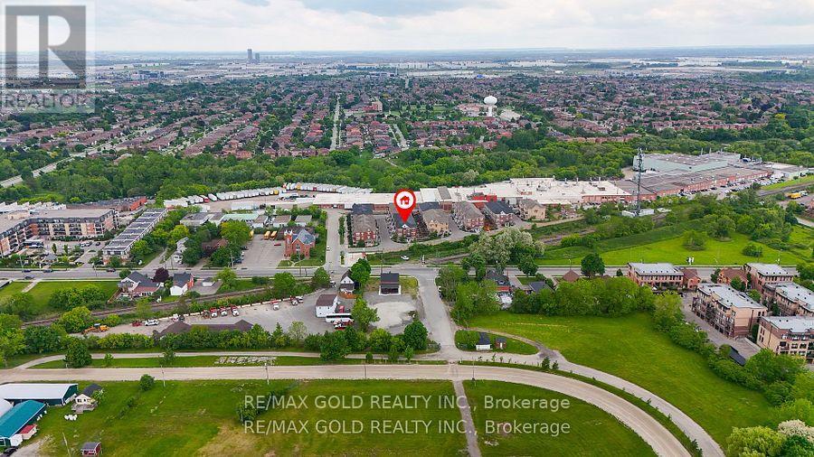 25 - 10 Porter Avenue W, Vaughan, Ontario  L4L 0H1 - Photo 37 - N12281407
