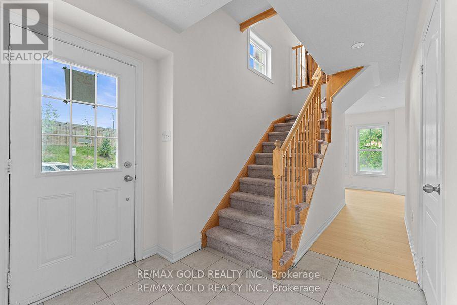 25 - 10 Porter Avenue W, Vaughan, Ontario  L4L 0H1 - Photo 6 - N12281407
