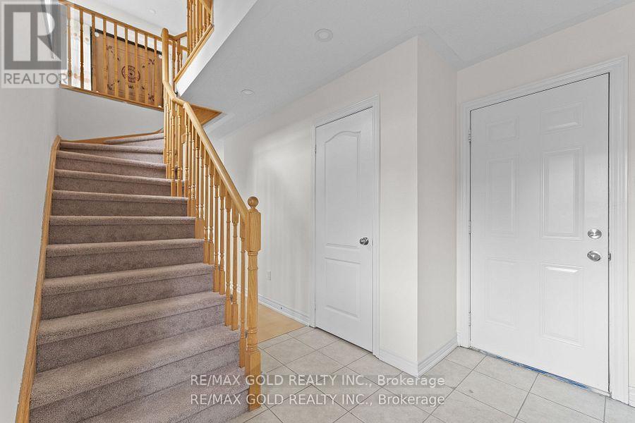 25 - 10 Porter Avenue W, Vaughan, Ontario  L4L 0H1 - Photo 7 - N12281407