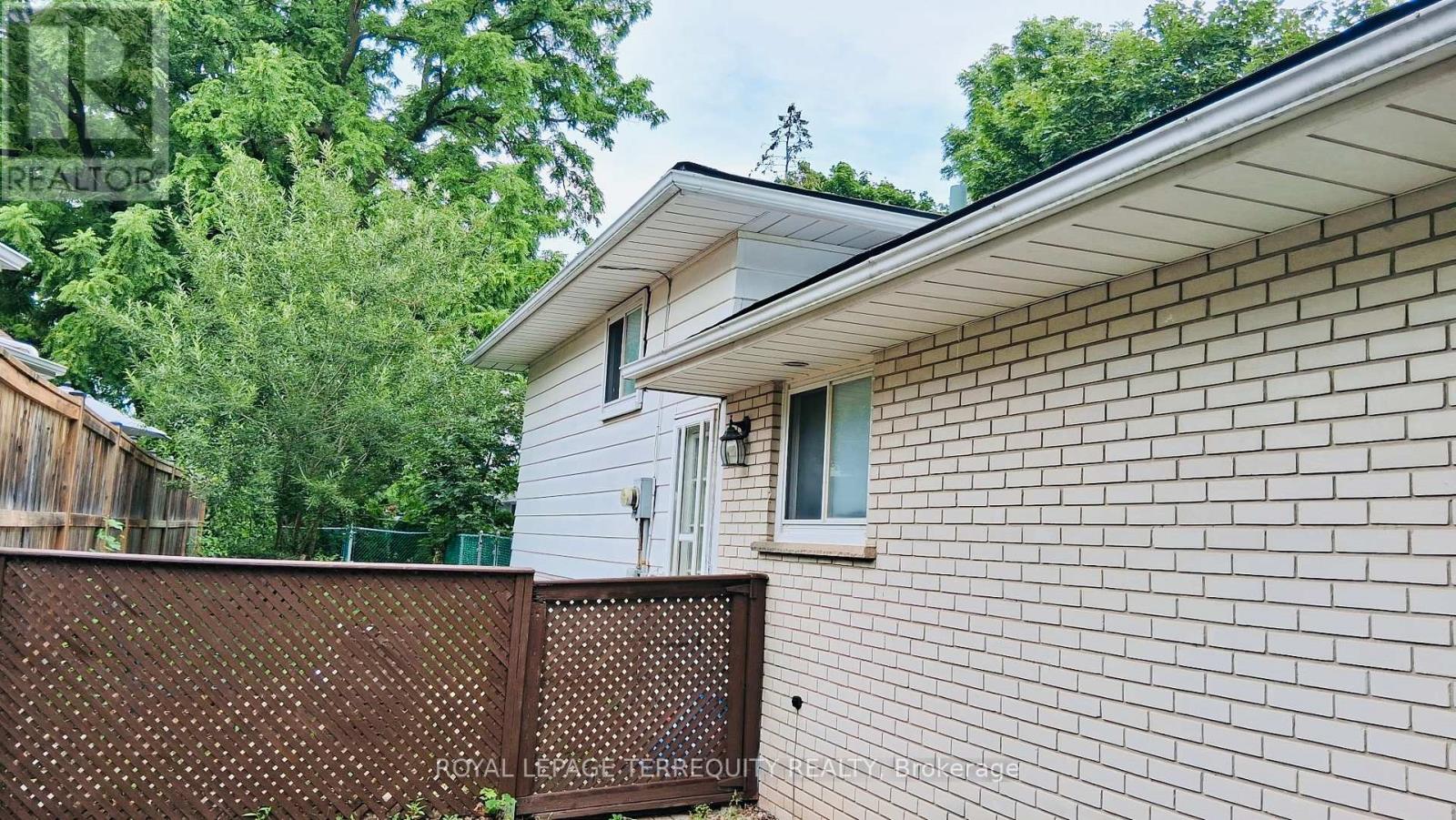 2145 Sandringham Drive, Burlington (Mountainside), Ontario  L7P 1T8 - Photo 29 - W12281400