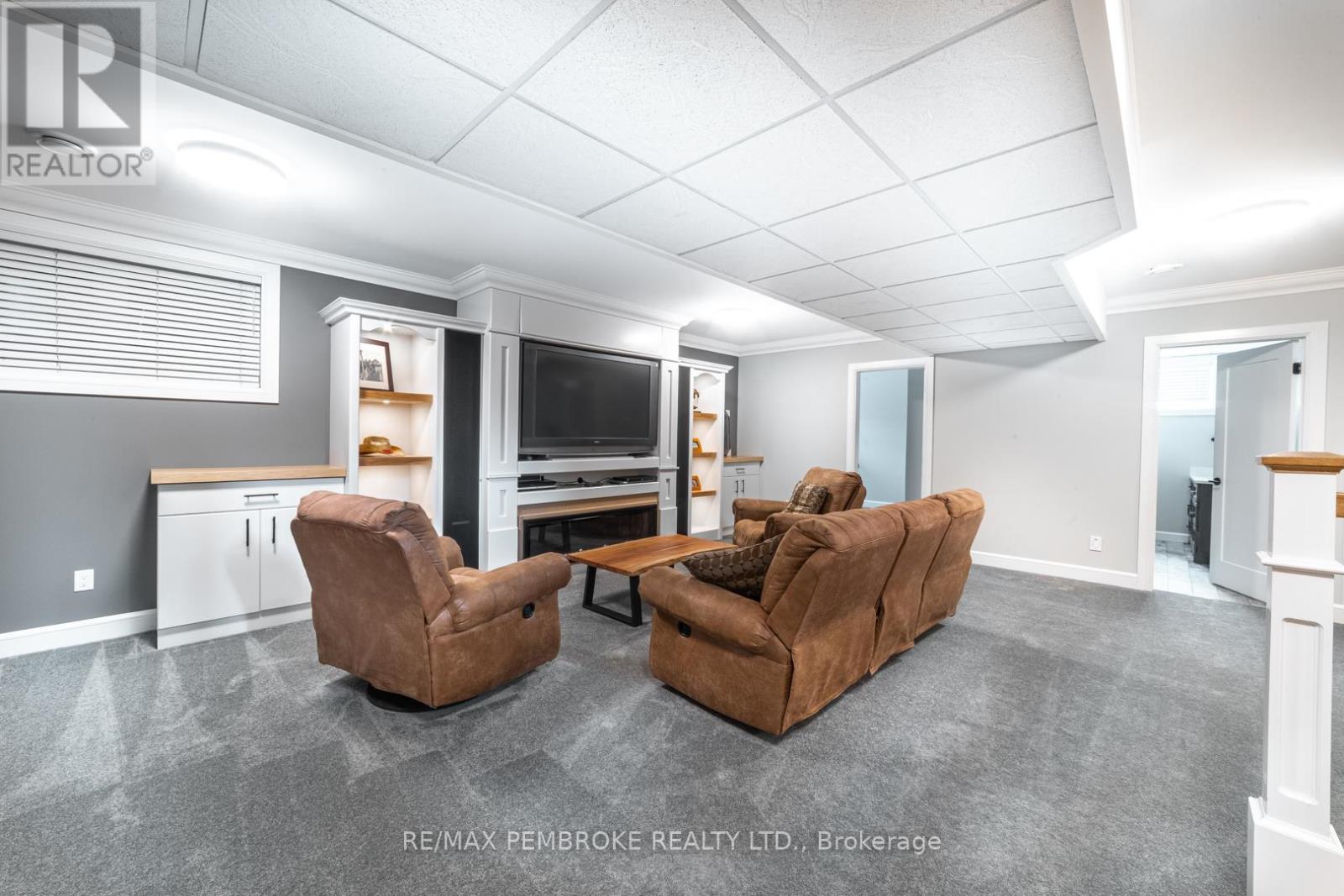8 Drew Street, Petawawa, Ontario  K8H 0G4 - Photo 21 - X12281433