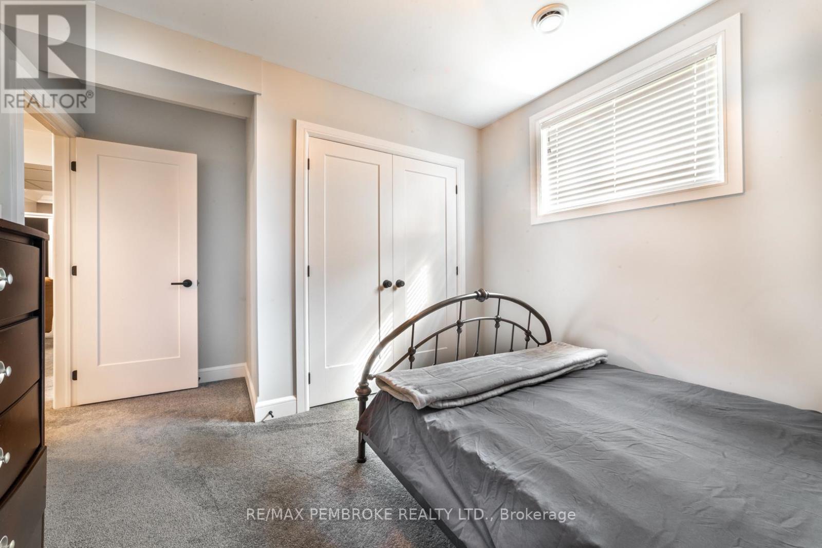 8 Drew Street, Petawawa, Ontario  K8H 0G4 - Photo 25 - X12281433