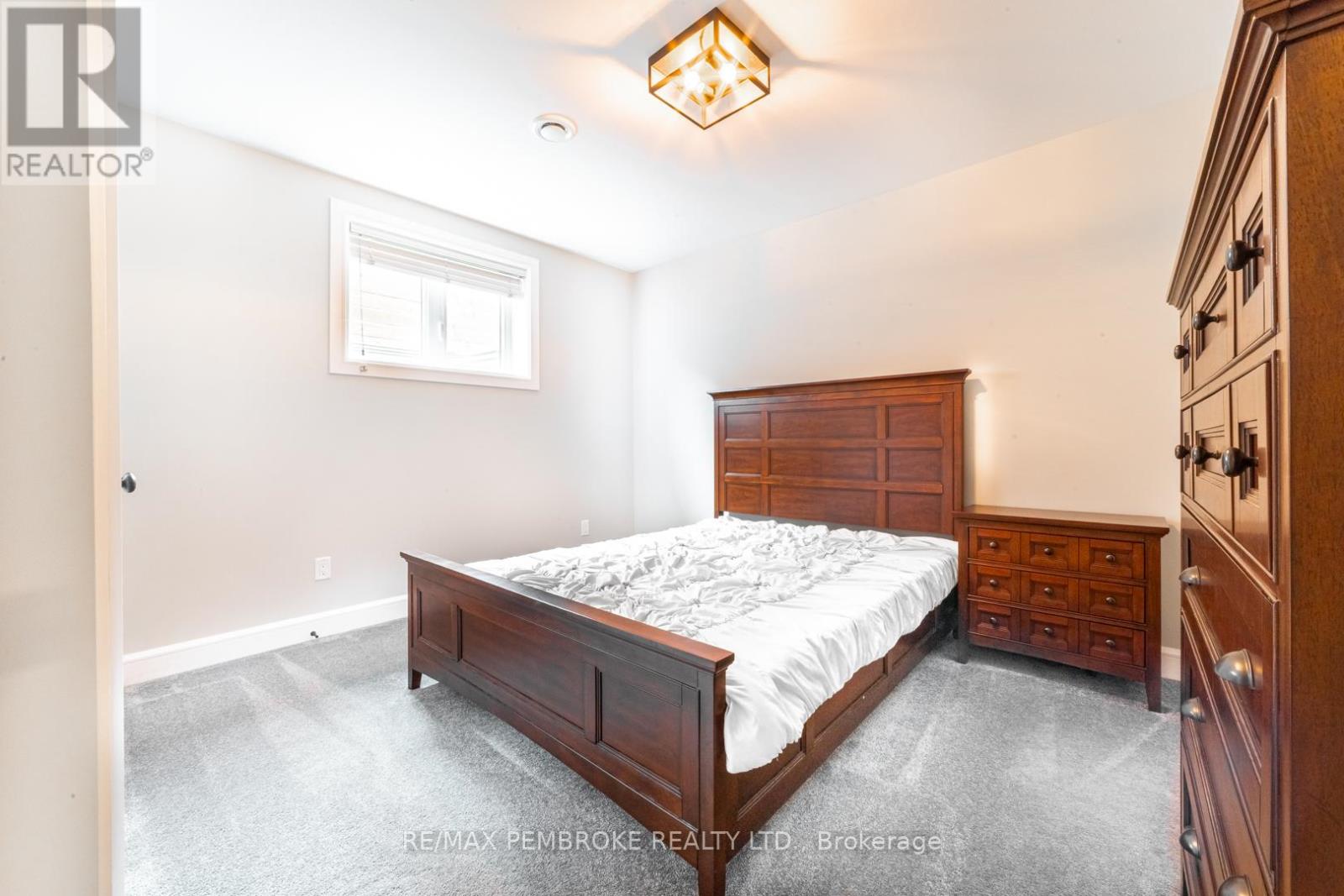 8 Drew Street, Petawawa, Ontario  K8H 0G4 - Photo 27 - X12281433
