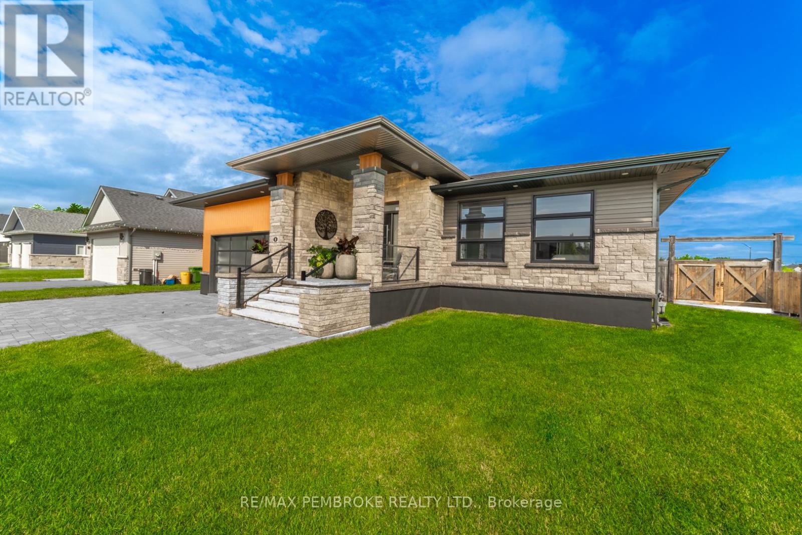8 Drew Street, Petawawa, Ontario  K8H 0G4 - Photo 40 - X12281433