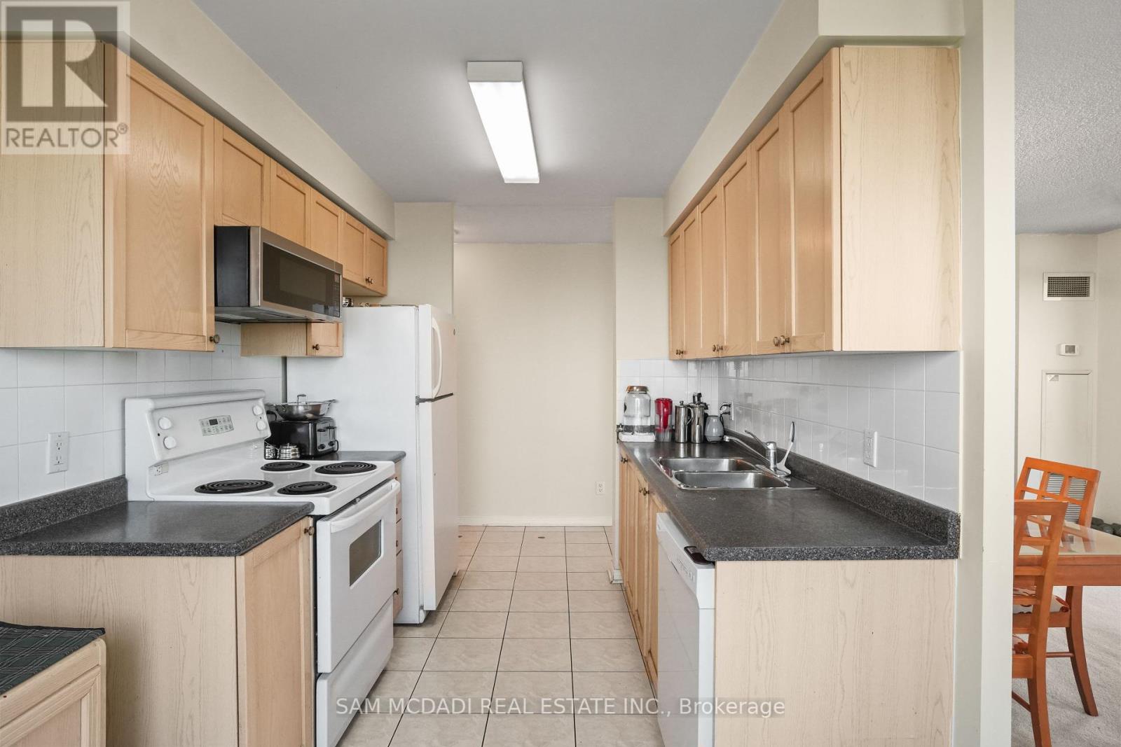 Property at 1608 - 4879 KIMBERMOUNT AVENUE image 3