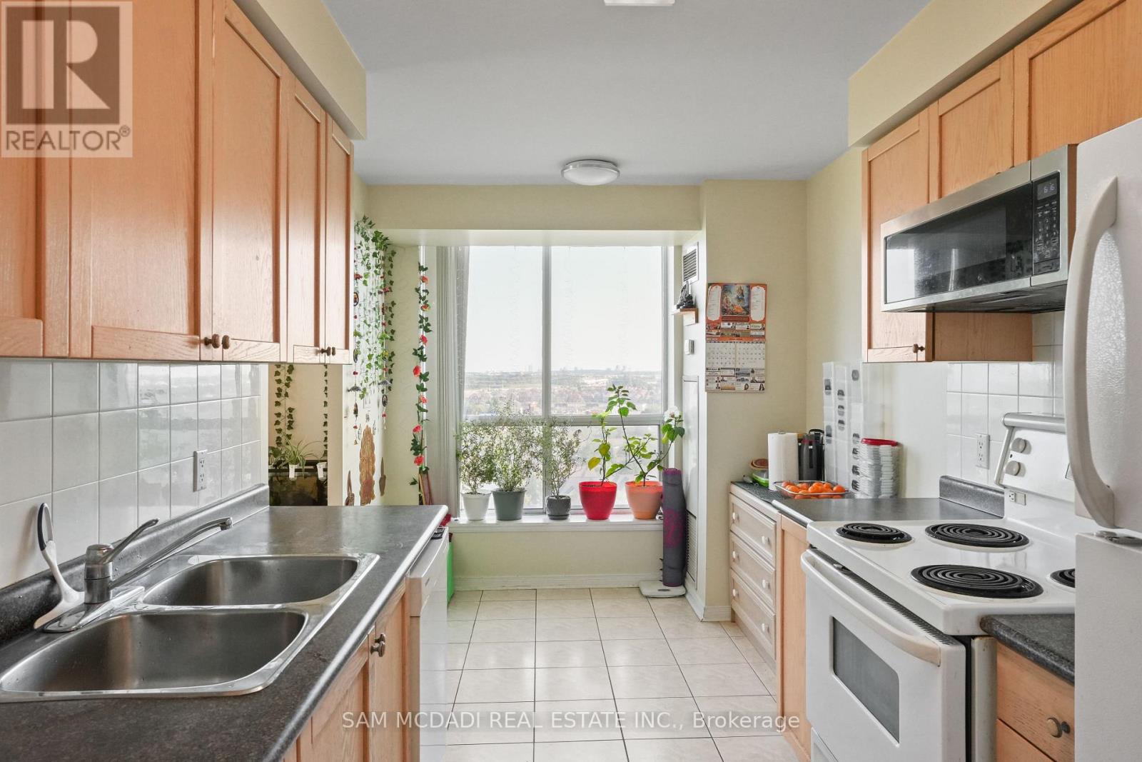 Property at 1608 - 4879 KIMBERMOUNT AVENUE image 4