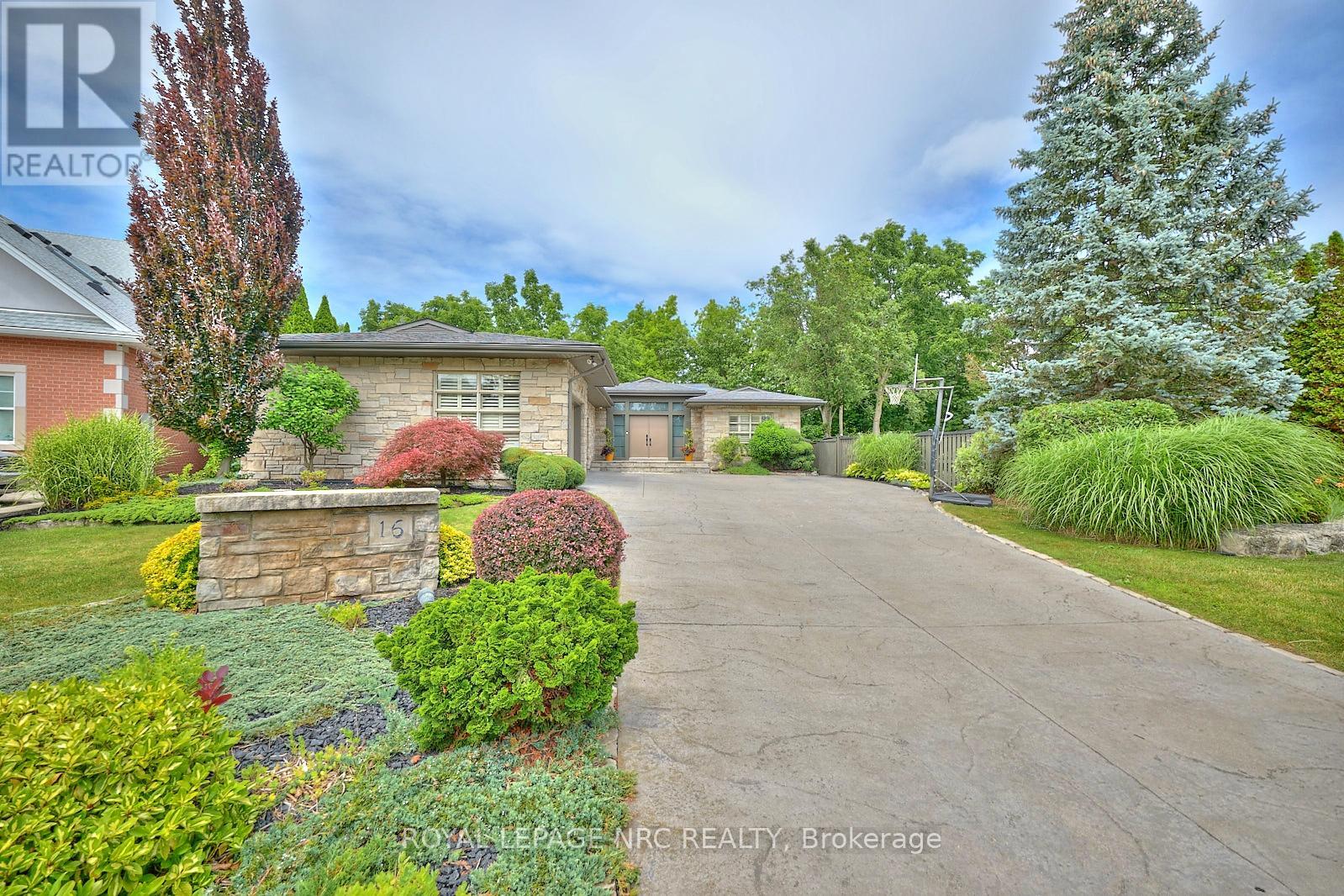 Property at 16 NADINE CRESCENT image 2