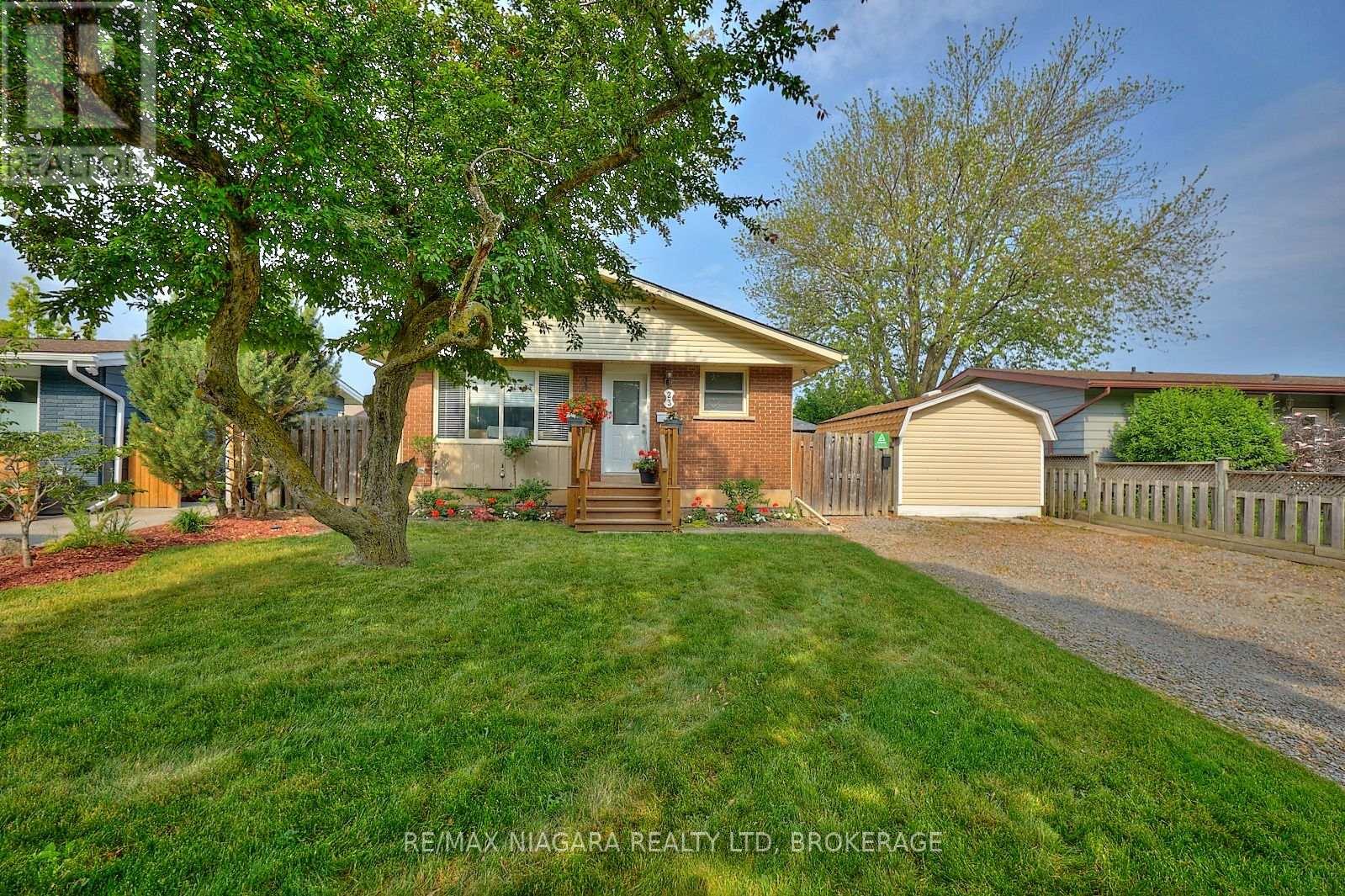 Property at 23 HUNTLEY CRESCENT image 2