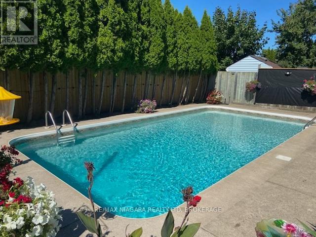 Property at 23 HUNTLEY CRESCENT image 3