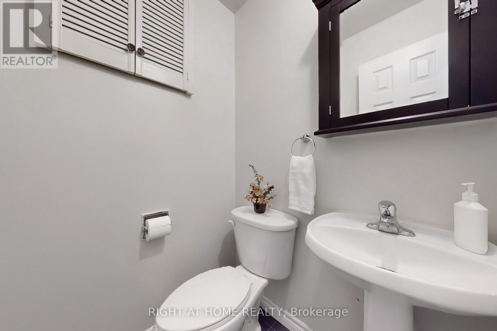 9 Festival Drive, Toronto (Westminster-Branson), Ontario  M2R 3T9 - Photo 14 - C12281446