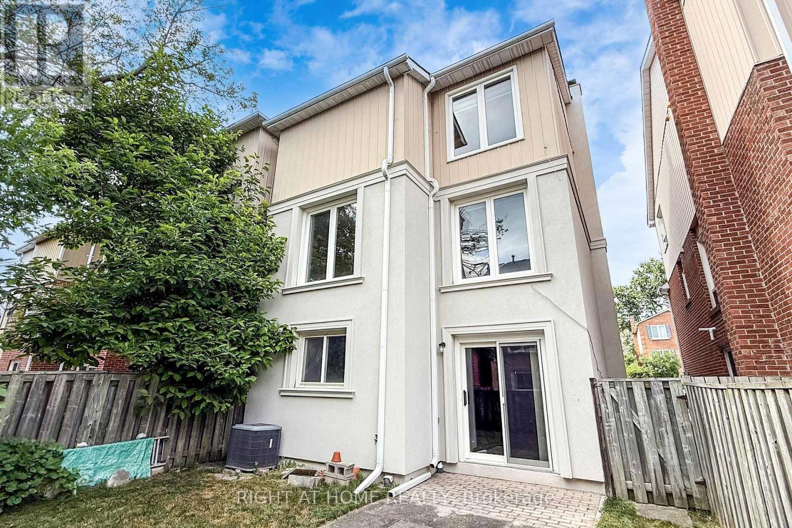 9 Festival Drive, Toronto (Westminster-Branson), Ontario  M2R 3T9 - Photo 30 - C12281446
