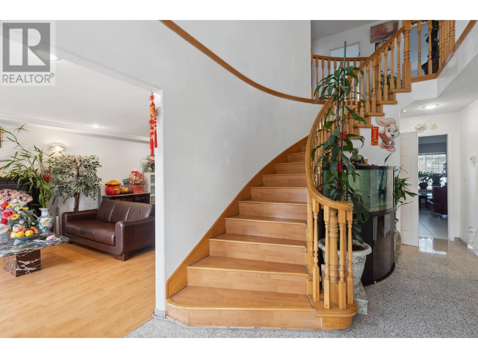 6908 Dawson Street, Vancouver, British Columbia  V5S 2W3 - Photo 3 - R3024316