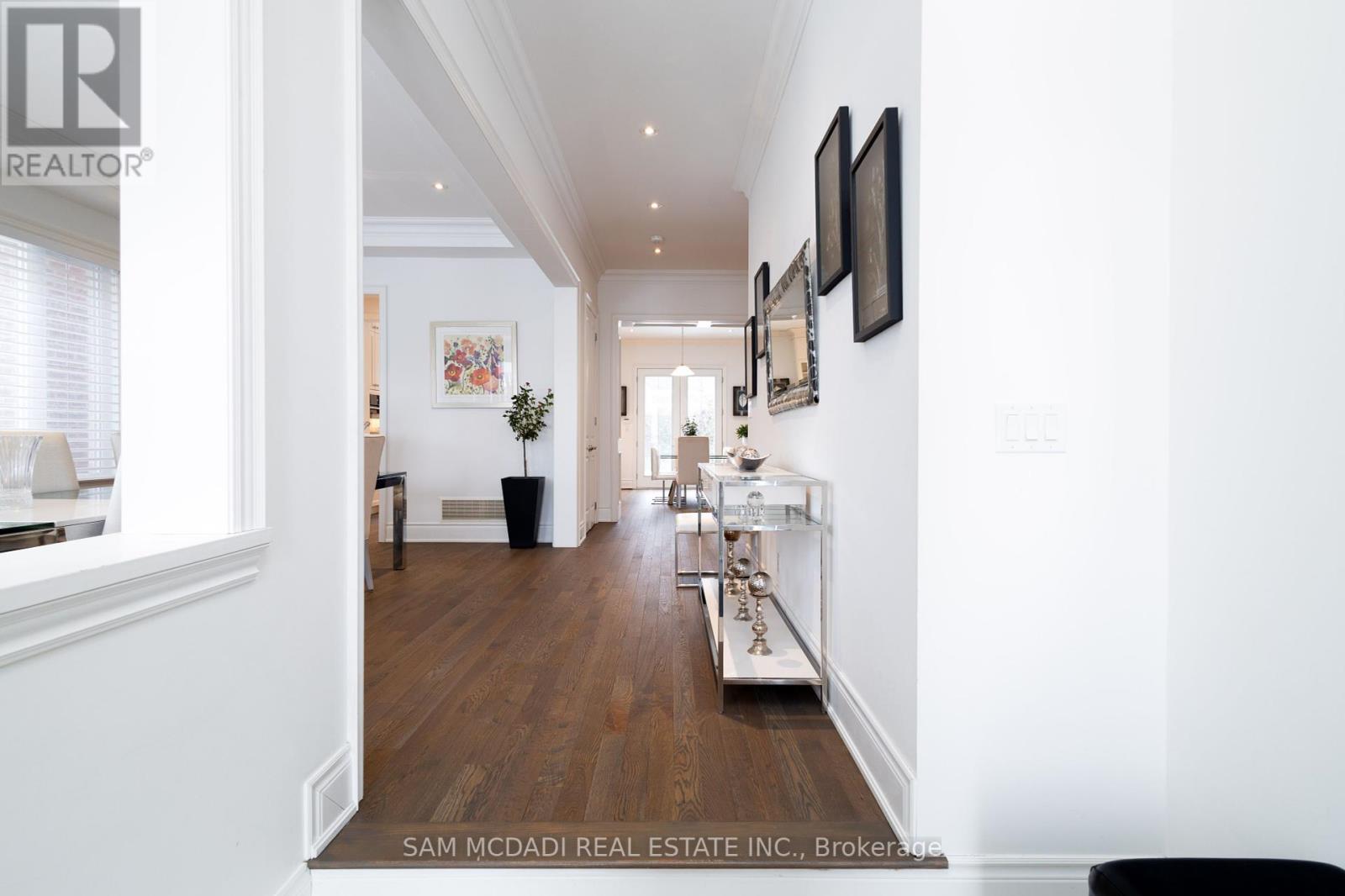 Property at 317 LA ROSE AVENUE image 3
