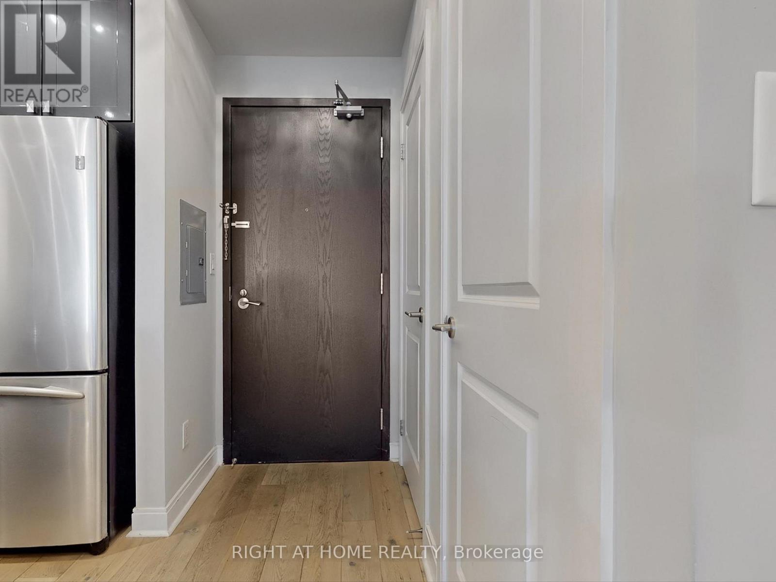 207 - 21 Scollard Street, Toronto, Ontario  M5R 1G1 - Photo 18 - C12281469