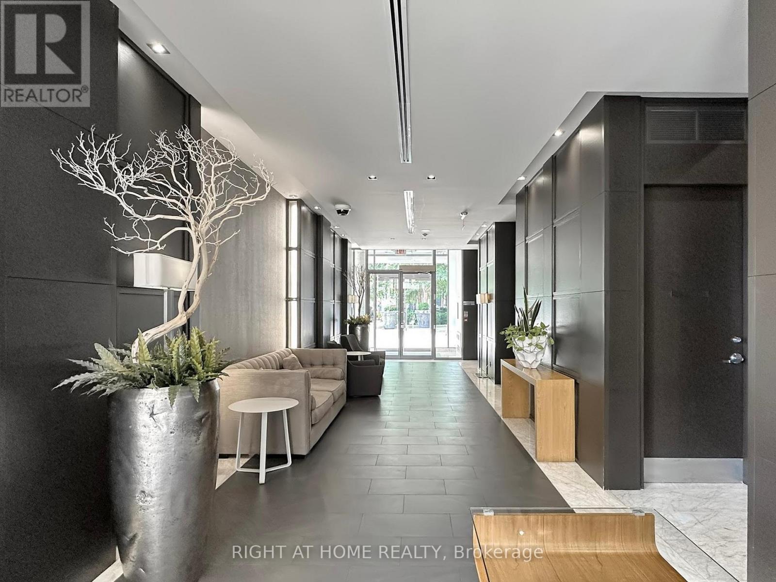 207 - 21 Scollard Street, Toronto, Ontario  M5R 1G1 - Photo 4 - C12281469