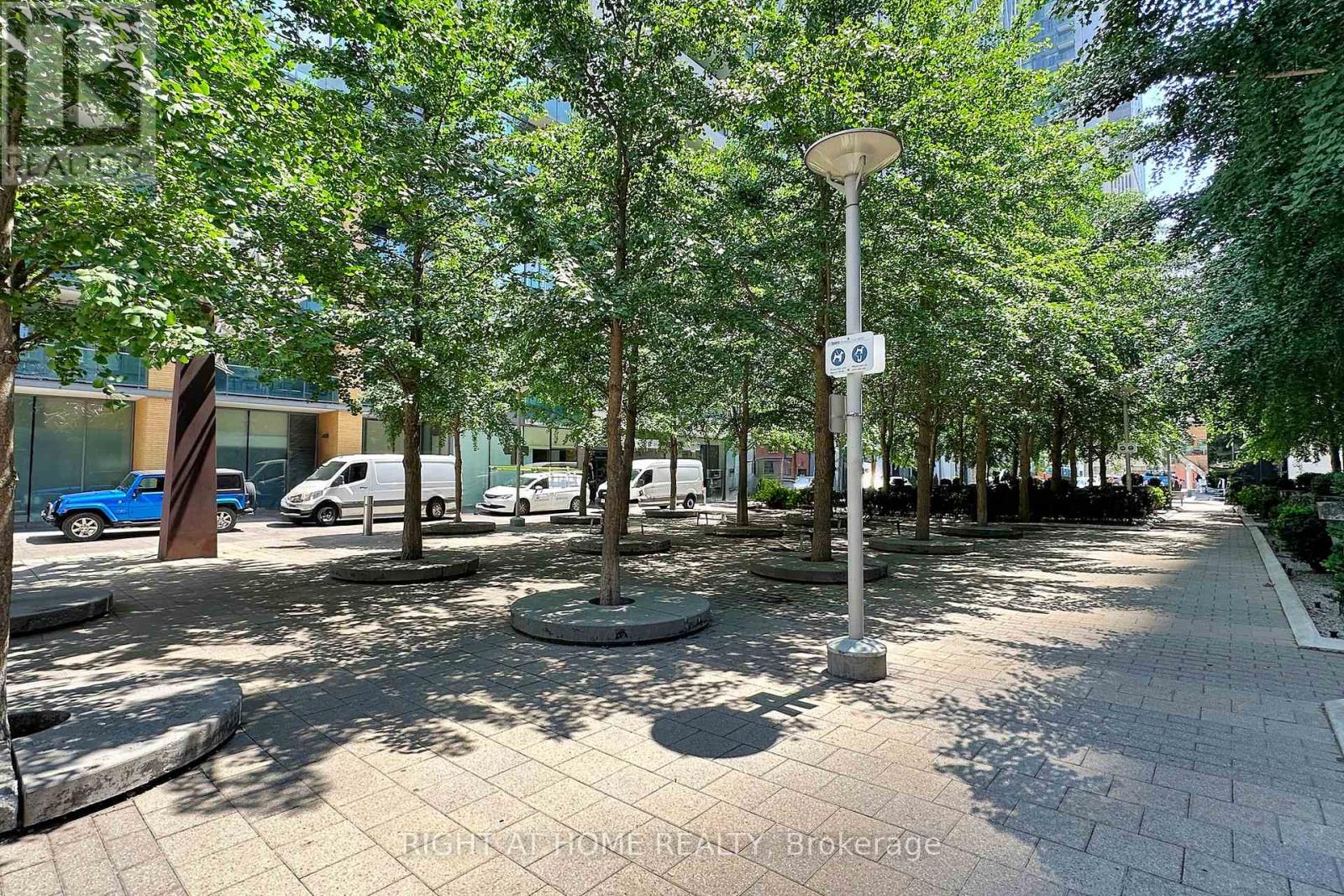 207 - 21 Scollard Street, Toronto, Ontario  M5R 1G1 - Photo 40 - C12281469