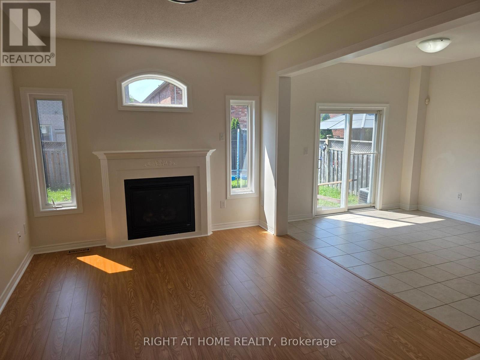3249 Cabano Crescent, Mississauga, Ontario  L5M 0B9 - Photo 9 - W12281466