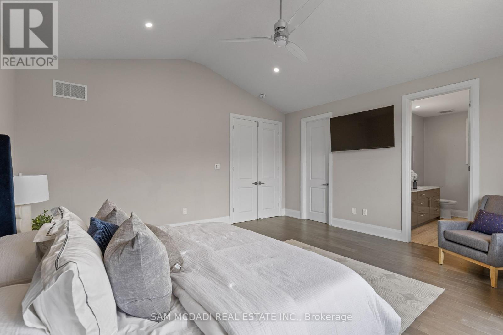 5074 Kalar Road, Niagara Falls (Ascot), Ontario  L2H 1T2 - Photo 25 - X12281475