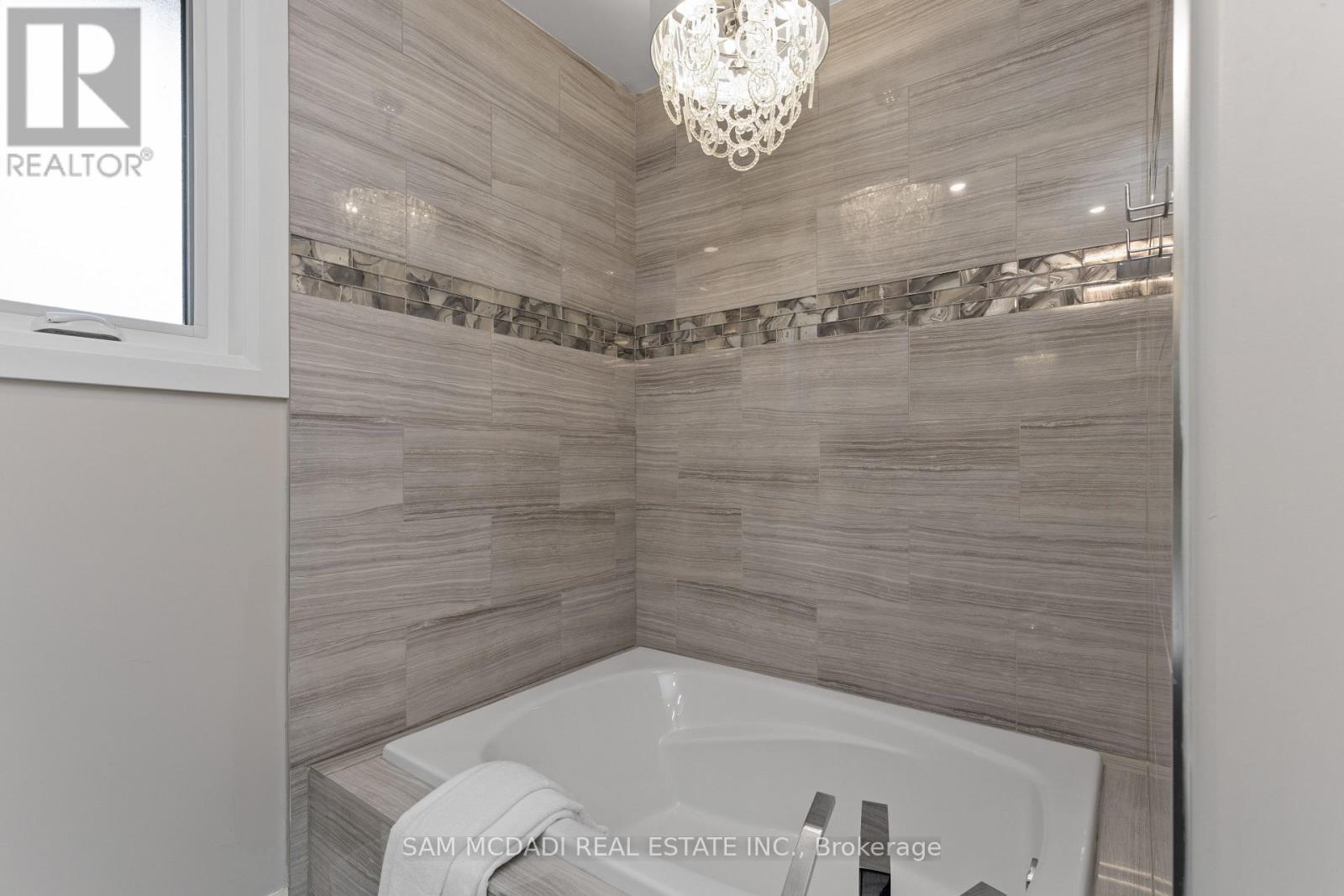 5074 Kalar Road, Niagara Falls (Ascot), Ontario  L2H 1T2 - Photo 29 - X12281475