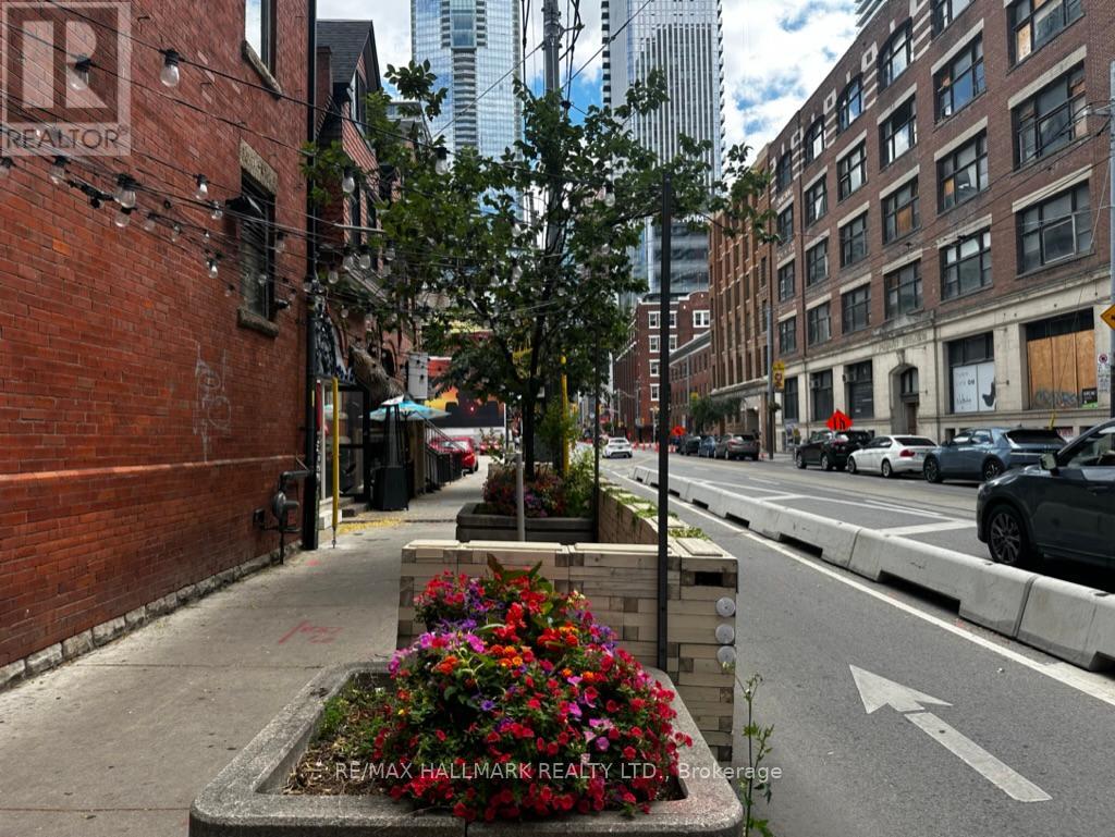 2nd Flr - 268 Adelaide Street W, Toronto, Ontario  M5H 1Y2 - Photo 14 - C12278961