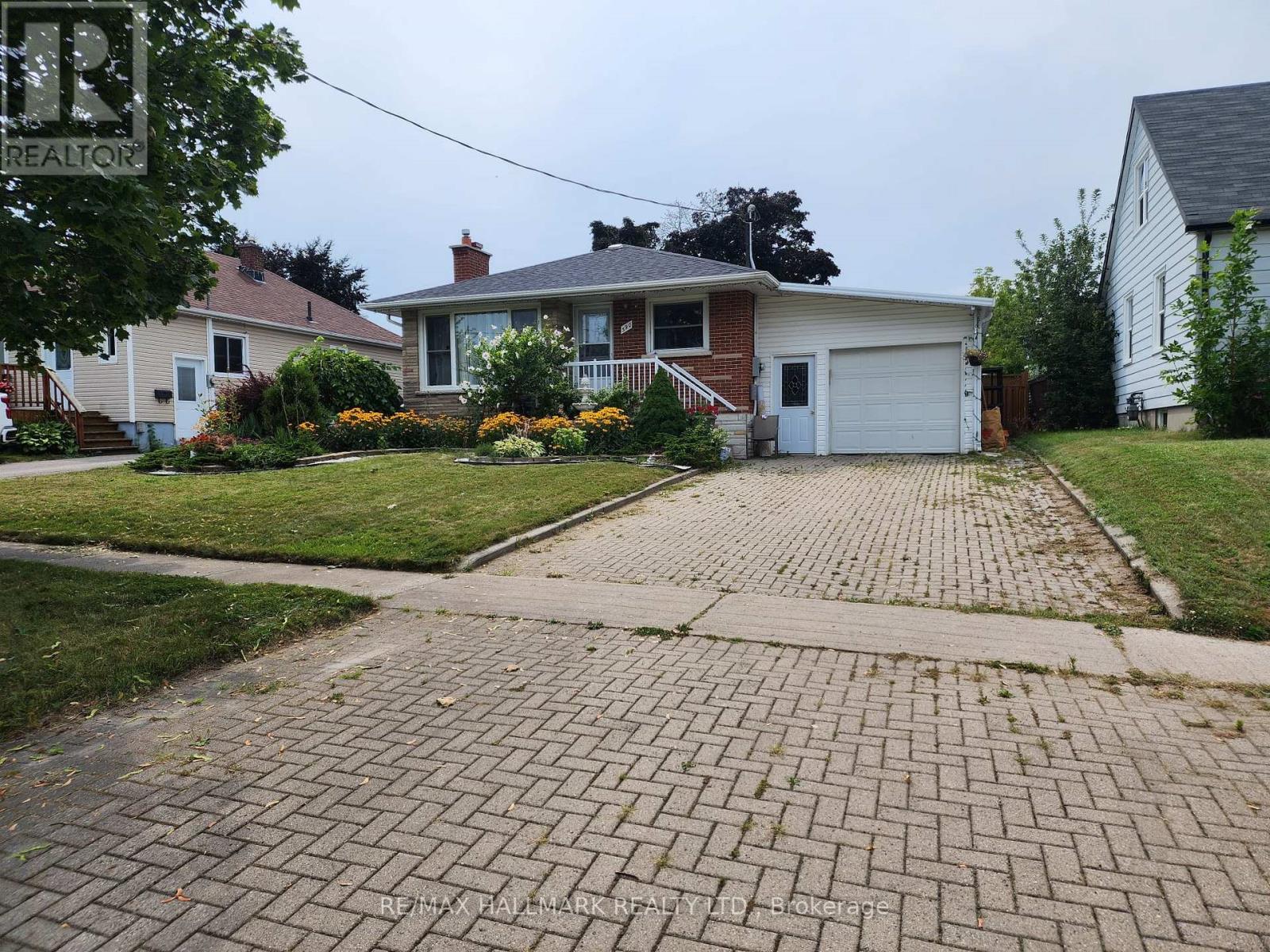 MAIN - 390 GIBBONS STREET, Oshawa, Ontario