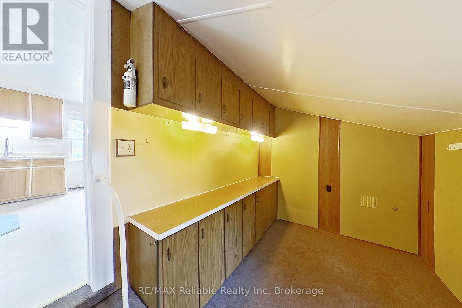37 Front Street, Huron East, Ontario  N0K 1G0 - Photo 10 - X12281508