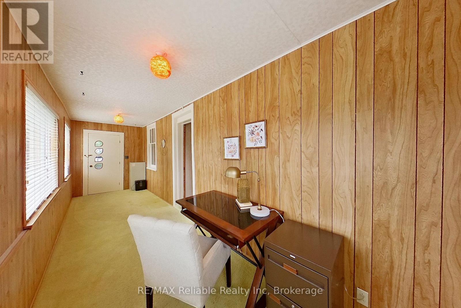 37 Front Street, Huron East, Ontario  N0K 1G0 - Photo 20 - X12281508
