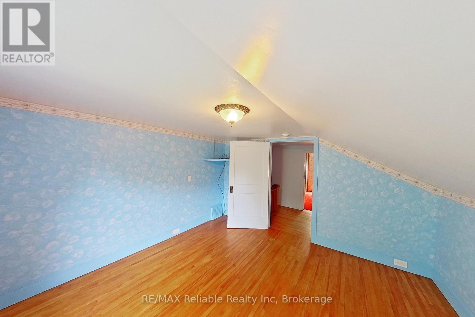 37 Front Street, Huron East, Ontario  N0K 1G0 - Photo 27 - X12281508