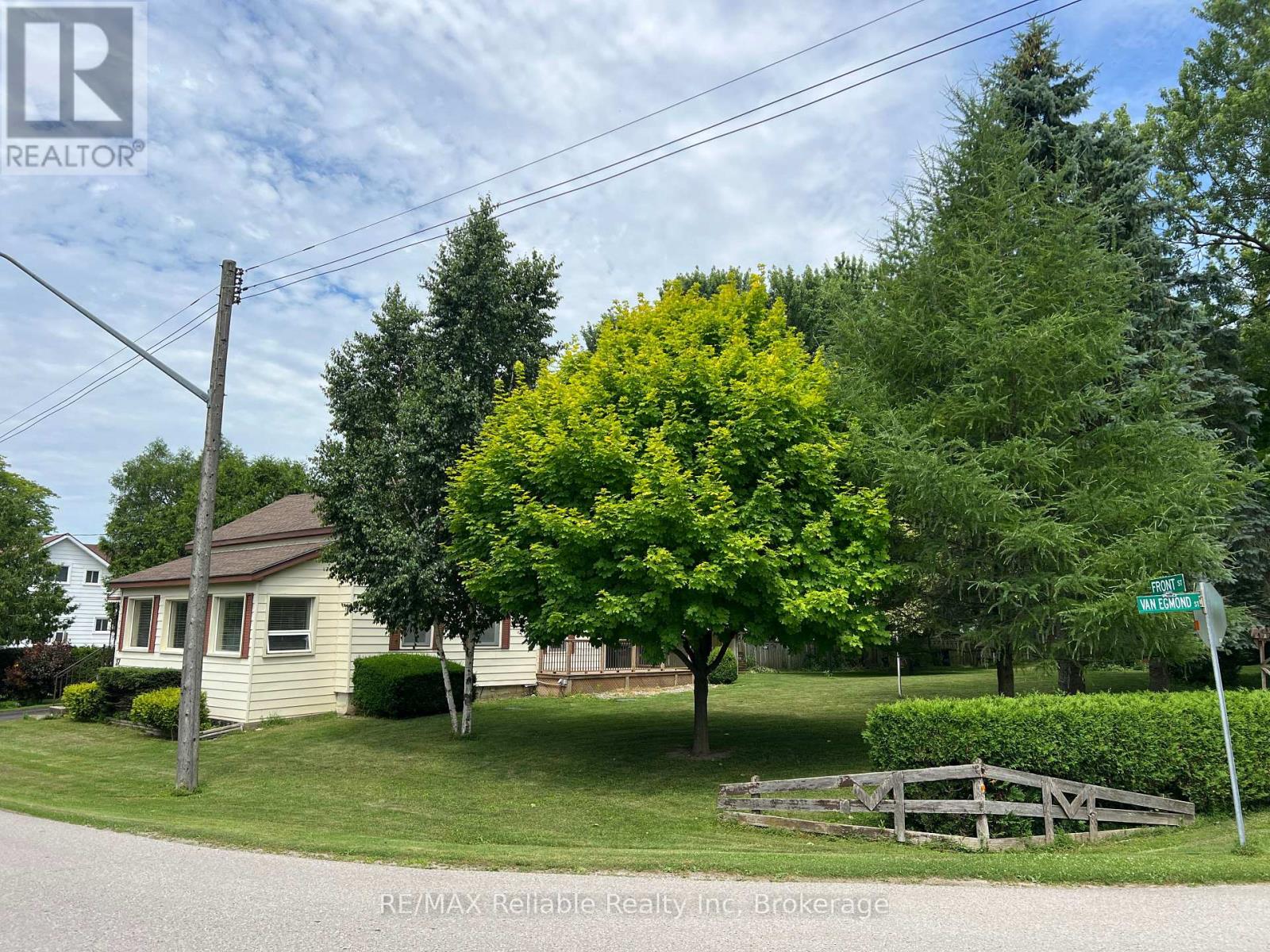 37 Front Street, Huron East, Ontario  N0K 1G0 - Photo 28 - X12281508