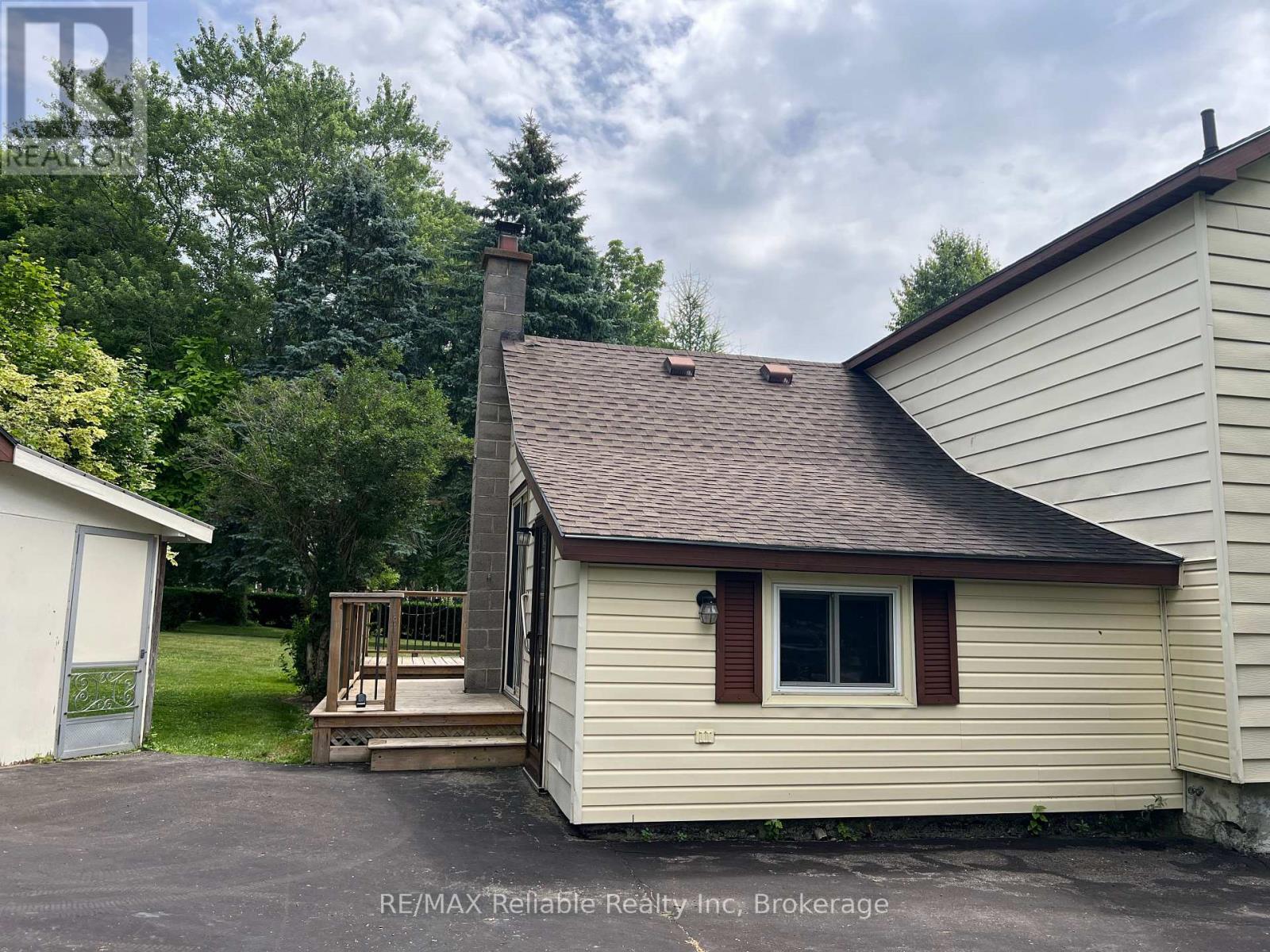 37 Front Street, Huron East, Ontario  N0K 1G0 - Photo 29 - X12281508