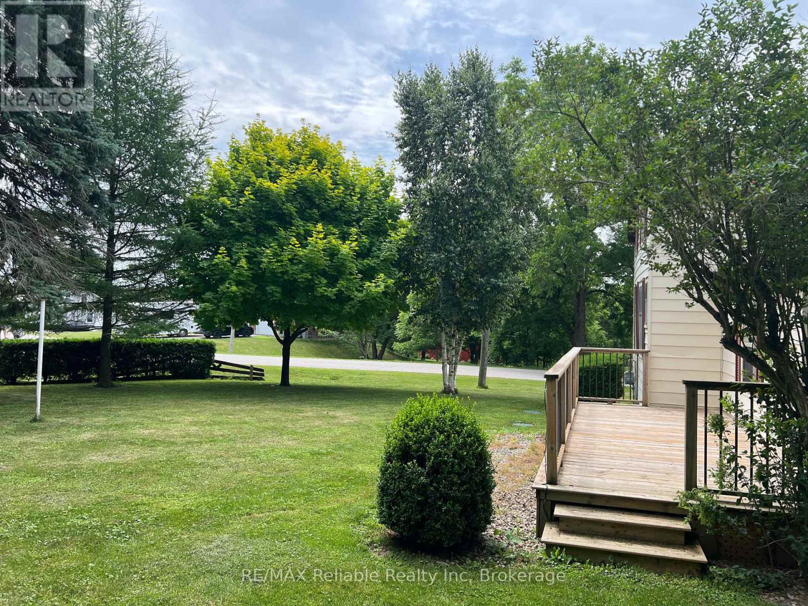 37 Front Street, Huron East, Ontario  N0K 1G0 - Photo 30 - X12281508