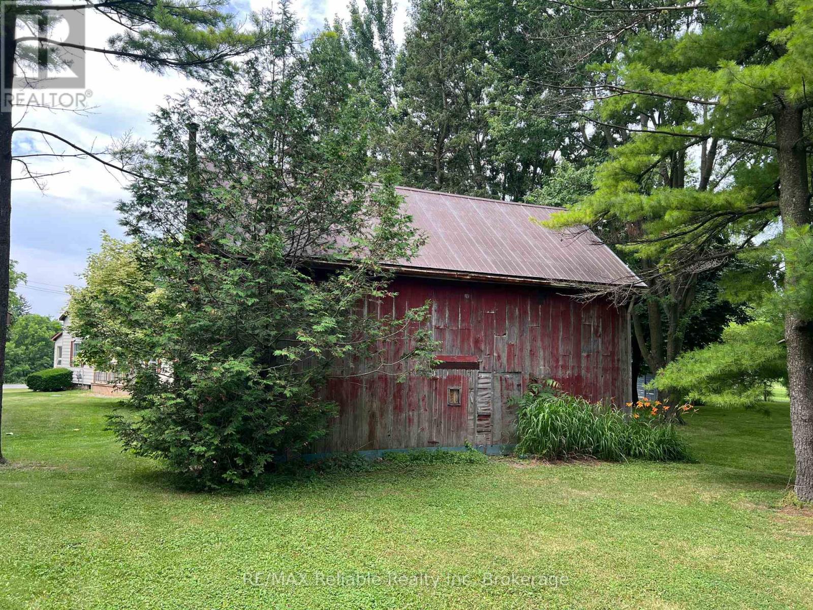 37 Front Street, Huron East, Ontario  N0K 1G0 - Photo 38 - X12281508