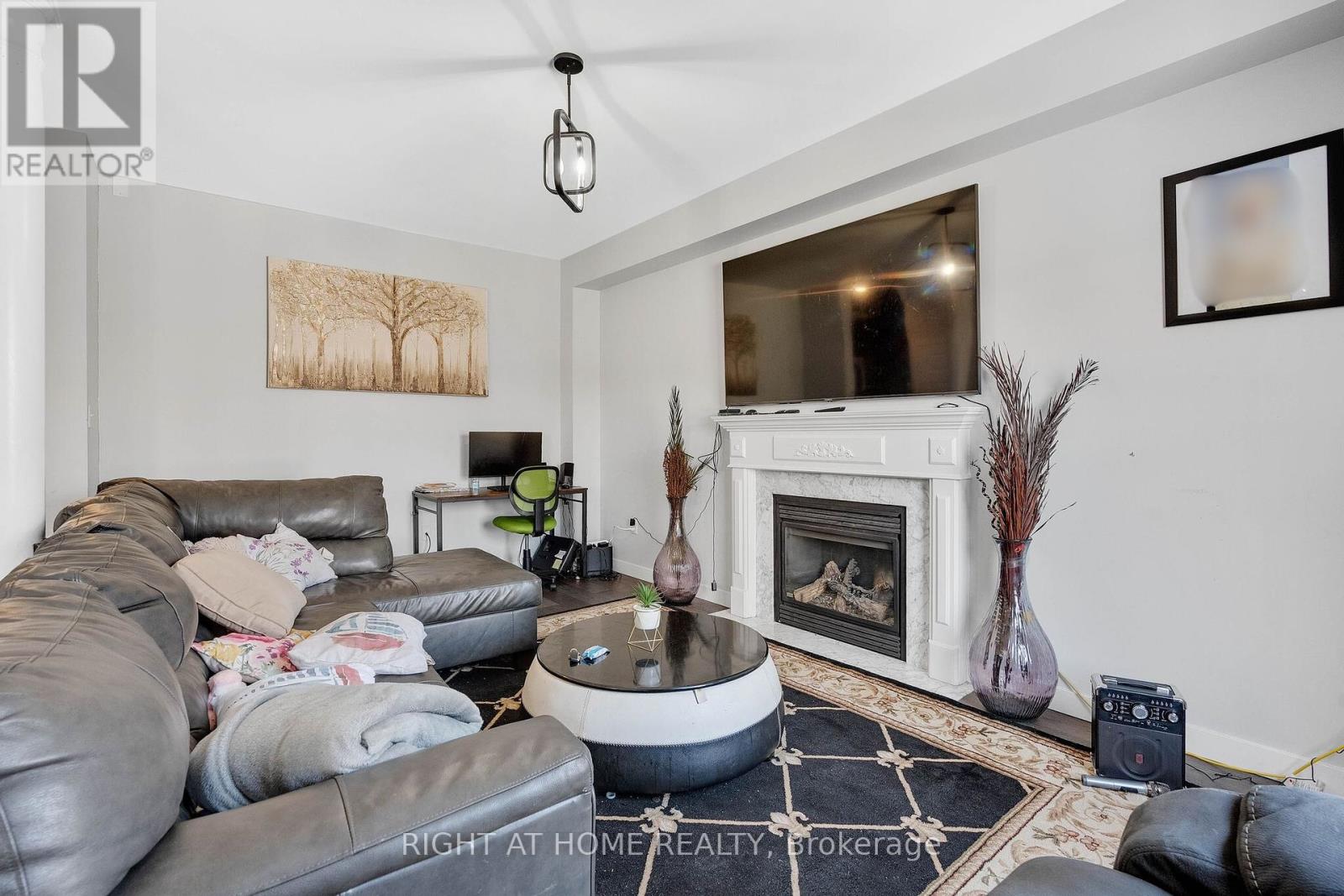 Property at 262 LIVINGSTONE STREET E image 3