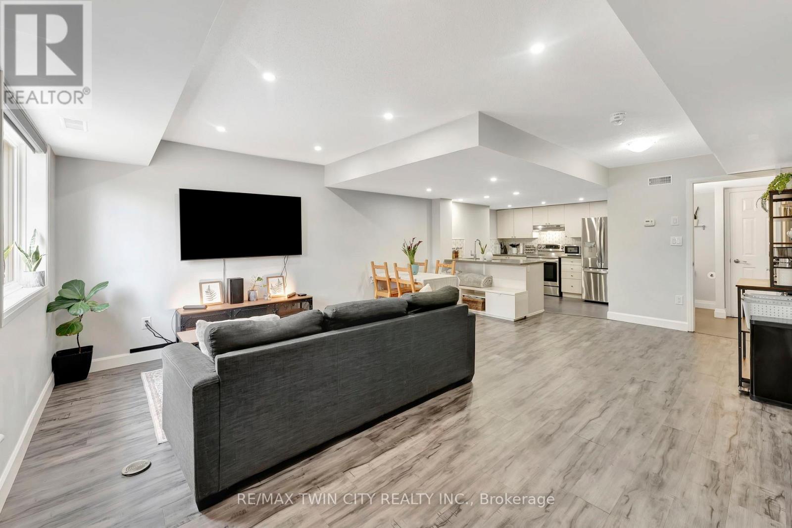 38 - 350 Fisher Mills Road, Cambridge, Ontario  N3C 0G8 - Photo 8 - X12281520
