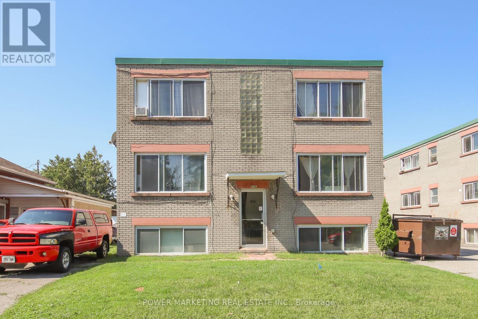 644-656 De L'eglise Street, Ottawa, Ontario  K1K 3K2 - Photo 2 - X12281545
