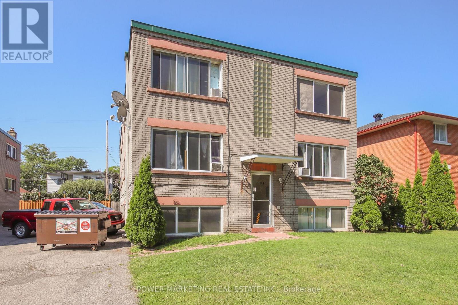 644-656 De L'eglise Street, Ottawa, Ontario  K1K 3K2 - Photo 5 - X12281545