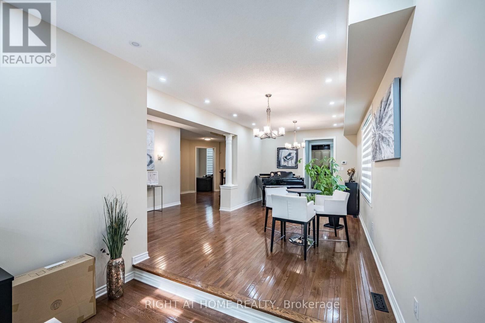 122 Spring Azure Crescent, Oakville, Ontario  L6L 6V8 - Photo 24 - W12272377