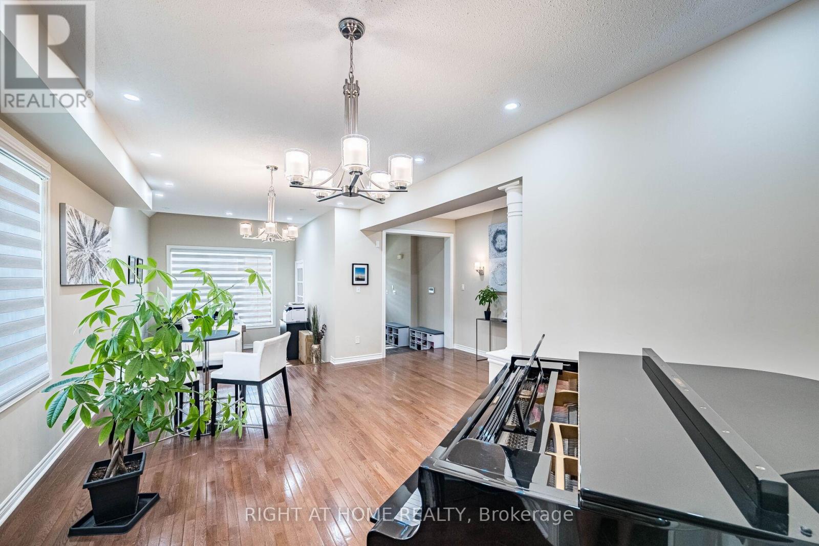 122 Spring Azure Crescent, Oakville, Ontario  L6L 6V8 - Photo 17 - W12272377