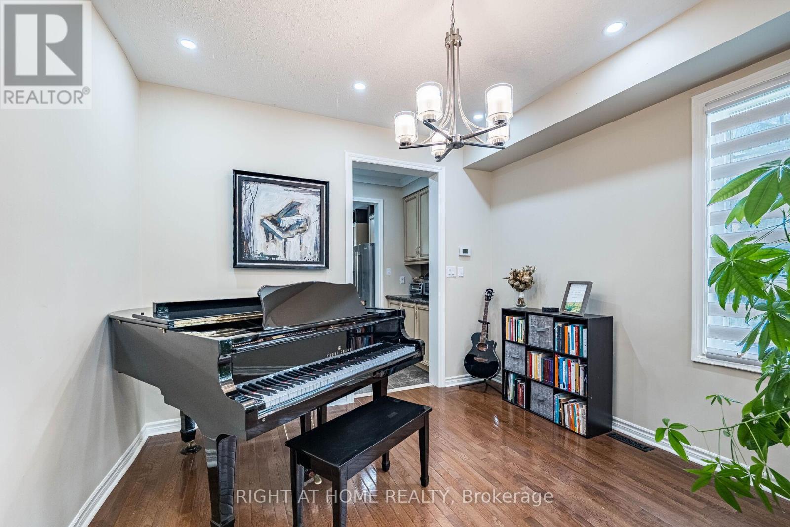 122 Spring Azure Crescent, Oakville, Ontario  L6L 6V8 - Photo 15 - W12272377