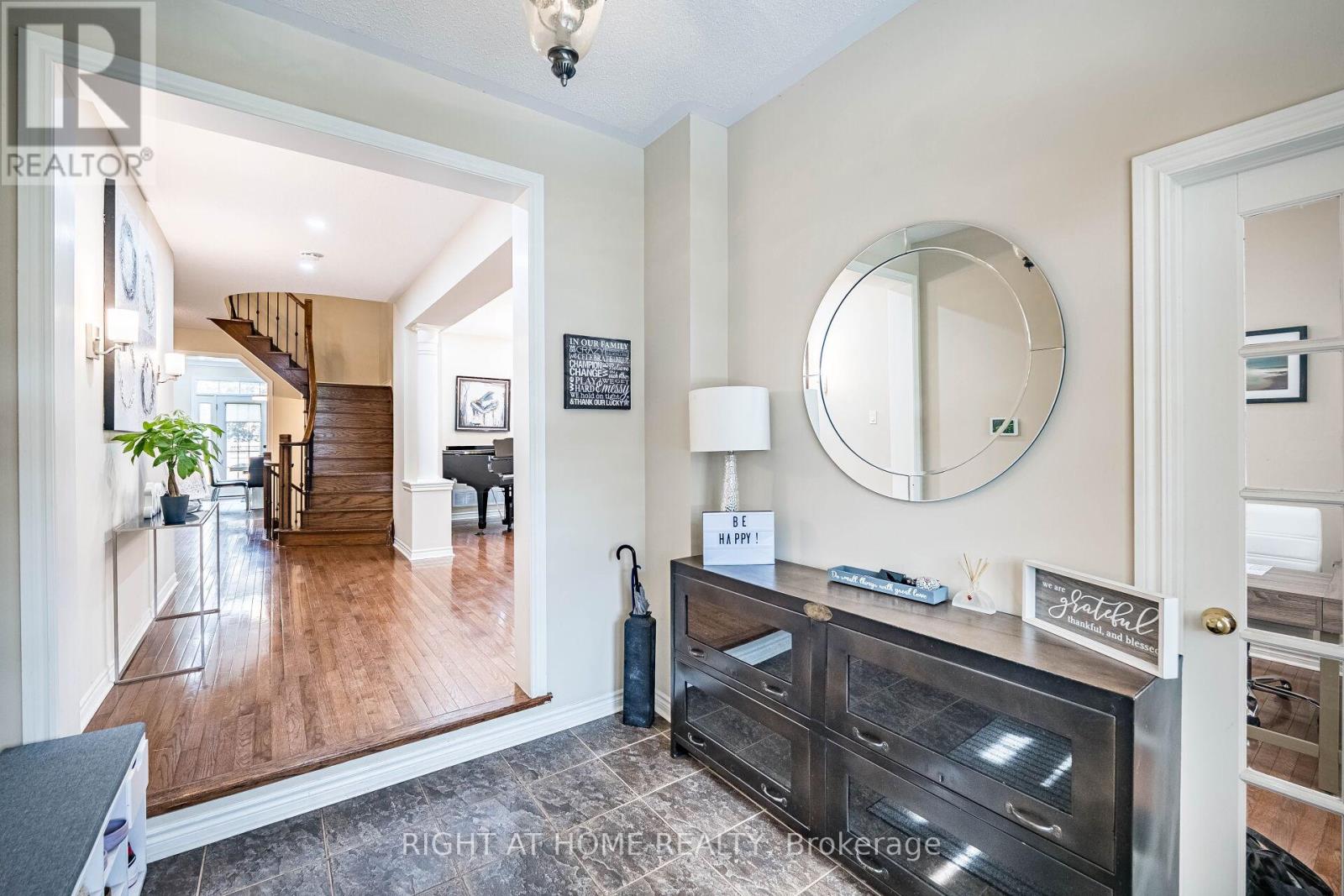 122 Spring Azure Crescent, Oakville, Ontario  L6L 6V8 - Photo 19 - W12272377