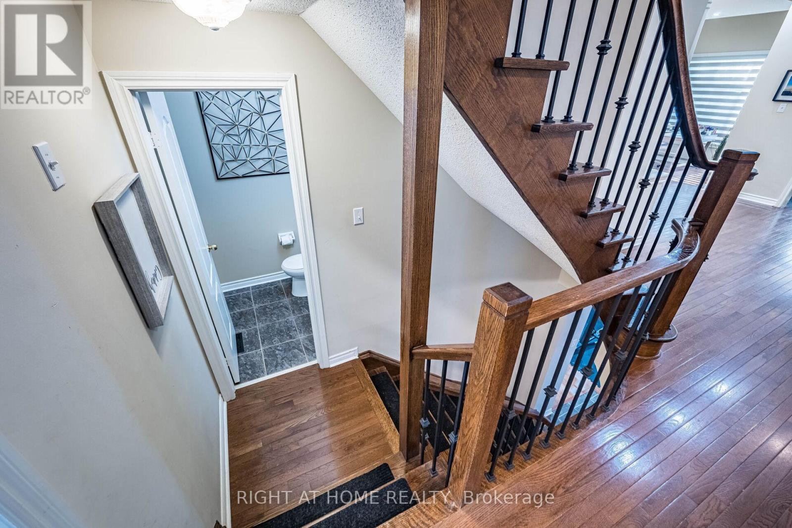 122 Spring Azure Crescent, Oakville, Ontario  L6L 6V8 - Photo 27 - W12272377