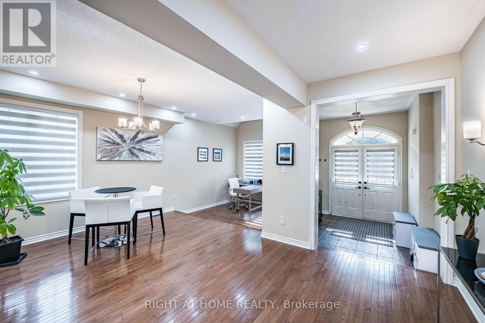 122 Spring Azure Crescent, Oakville, Ontario  L6L 6V8 - Photo 22 - W12272377