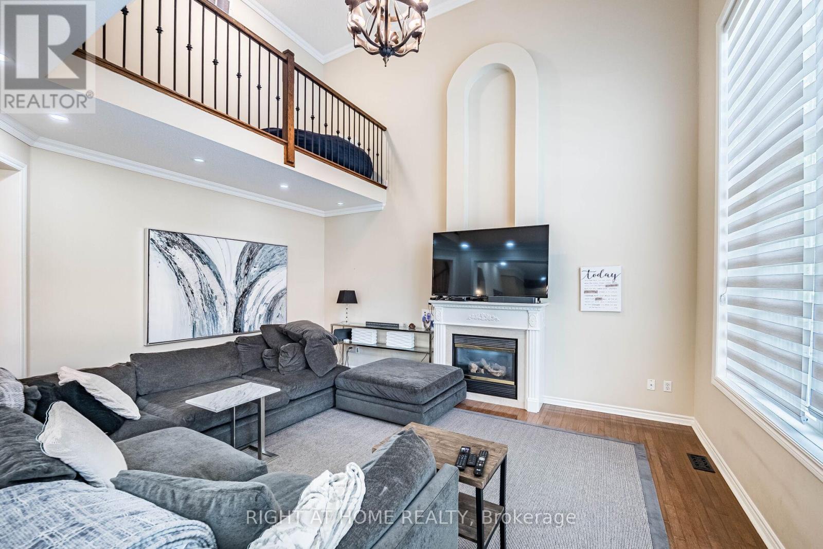 122 Spring Azure Crescent, Oakville, Ontario  L6L 6V8 - Photo 32 - W12272377