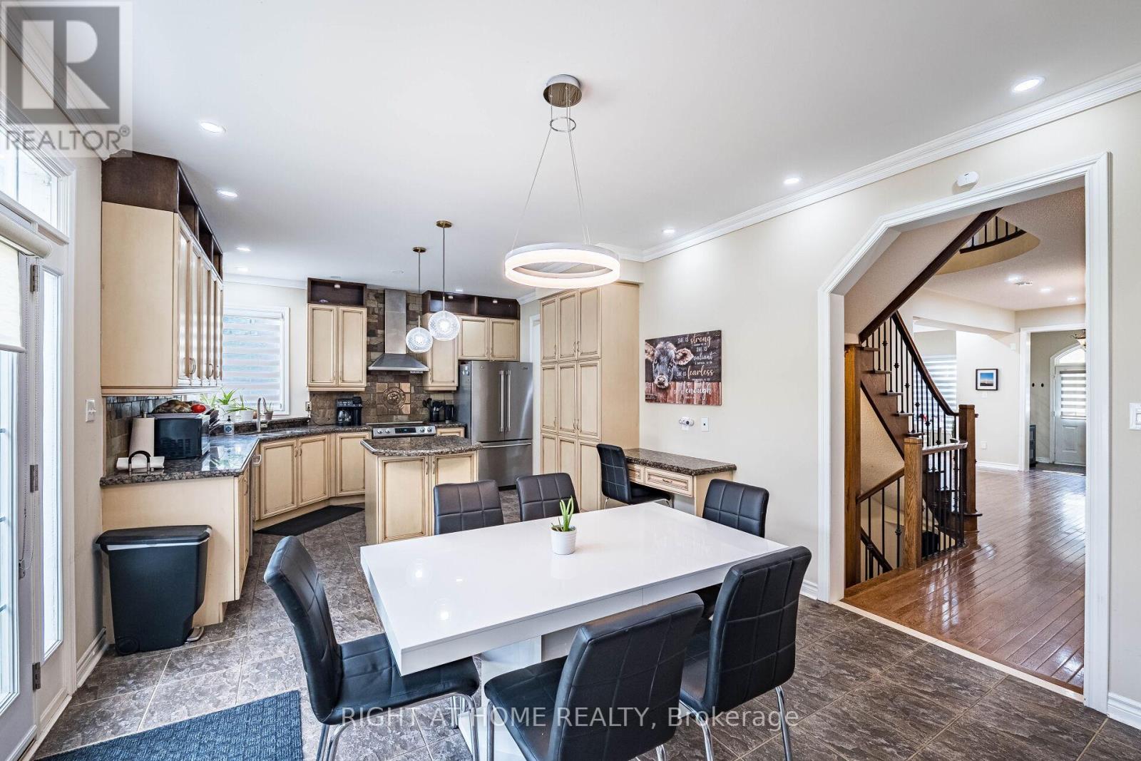 122 Spring Azure Crescent, Oakville, Ontario  L6L 6V8 - Photo 35 - W12272377