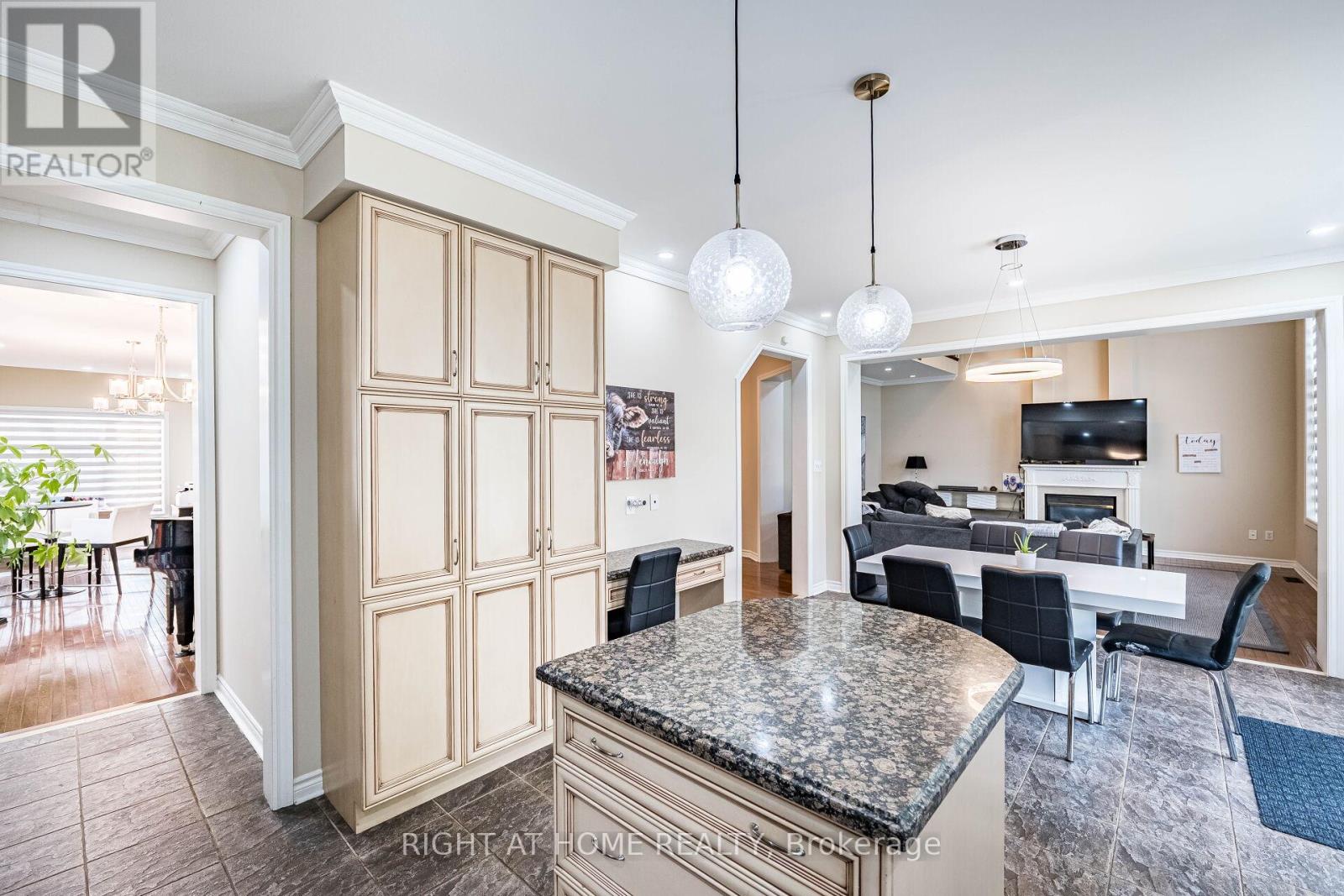 122 Spring Azure Crescent, Oakville, Ontario  L6L 6V8 - Photo 41 - W12272377