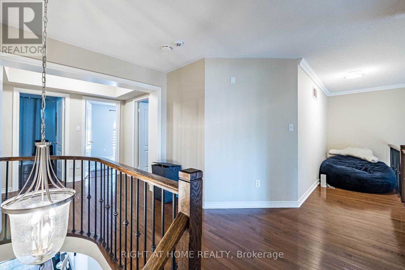 122 Spring Azure Crescent, Oakville, Ontario  L6L 6V8 - Photo 6 - W12272377