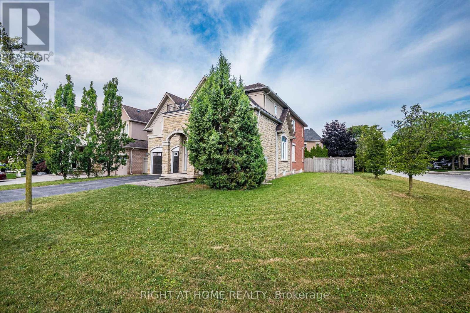Property at 122 SPRING AZURE CRESCENT image 2