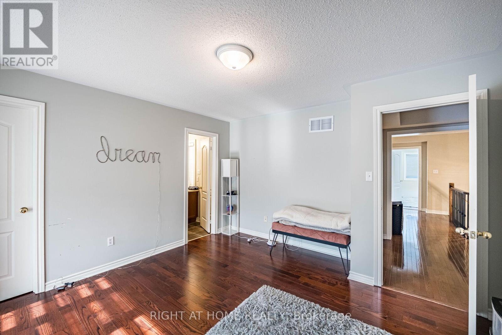 122 Spring Azure Crescent, Oakville, Ontario  L6L 6V8 - Photo 12 - W12272377