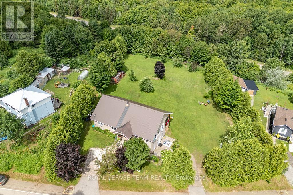 23 Algonquin Road, Bonnechere Valley, Ontario  K0J 1W0 - Photo 1 - X12281560
