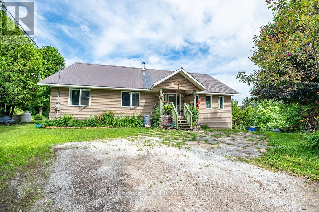 23 Algonquin Road, Bonnechere Valley, Ontario  K0J 1W0 - Photo 4 - X12281560